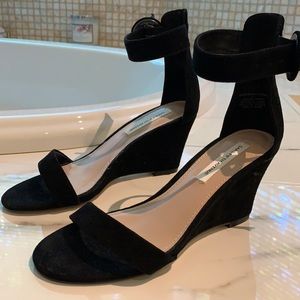 Saks Fifth Avenue Daisie wedge sandals 6.5